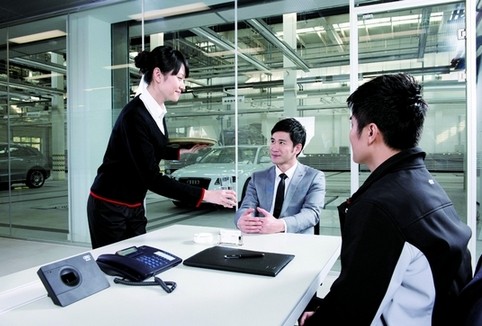 400电话办理月套餐好还是年套餐好?