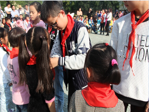 三角红领巾,四方少先队